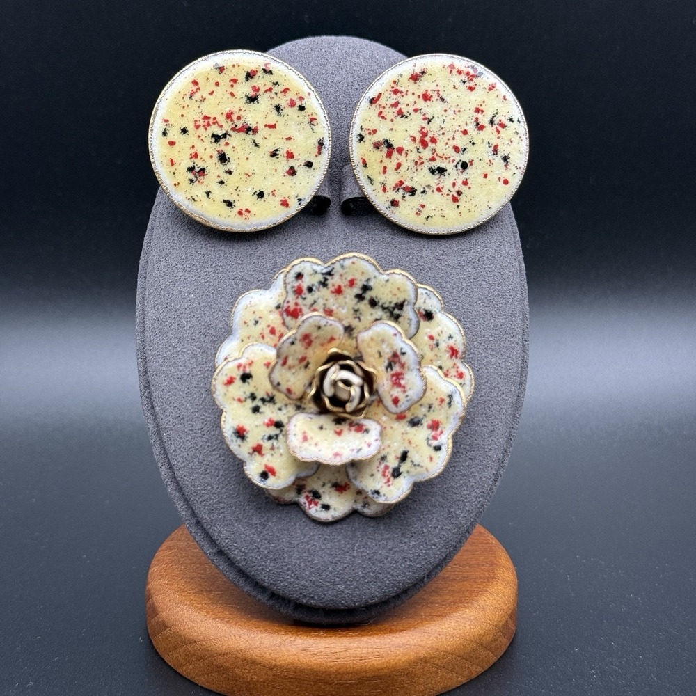 Vintage Enamel Flower Brooch & Disc Clip On Earrings Red White Blue Confetti Set